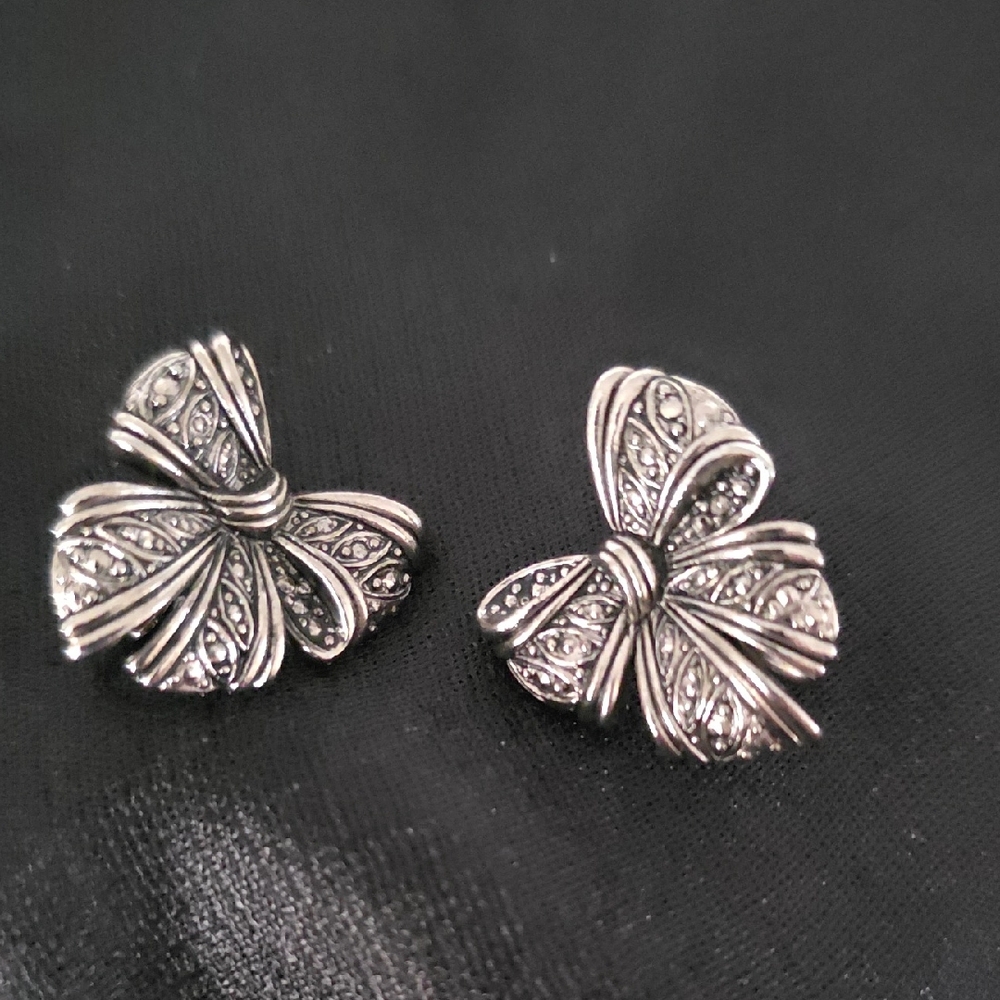 Avon Elegant Silver Bow Earrings